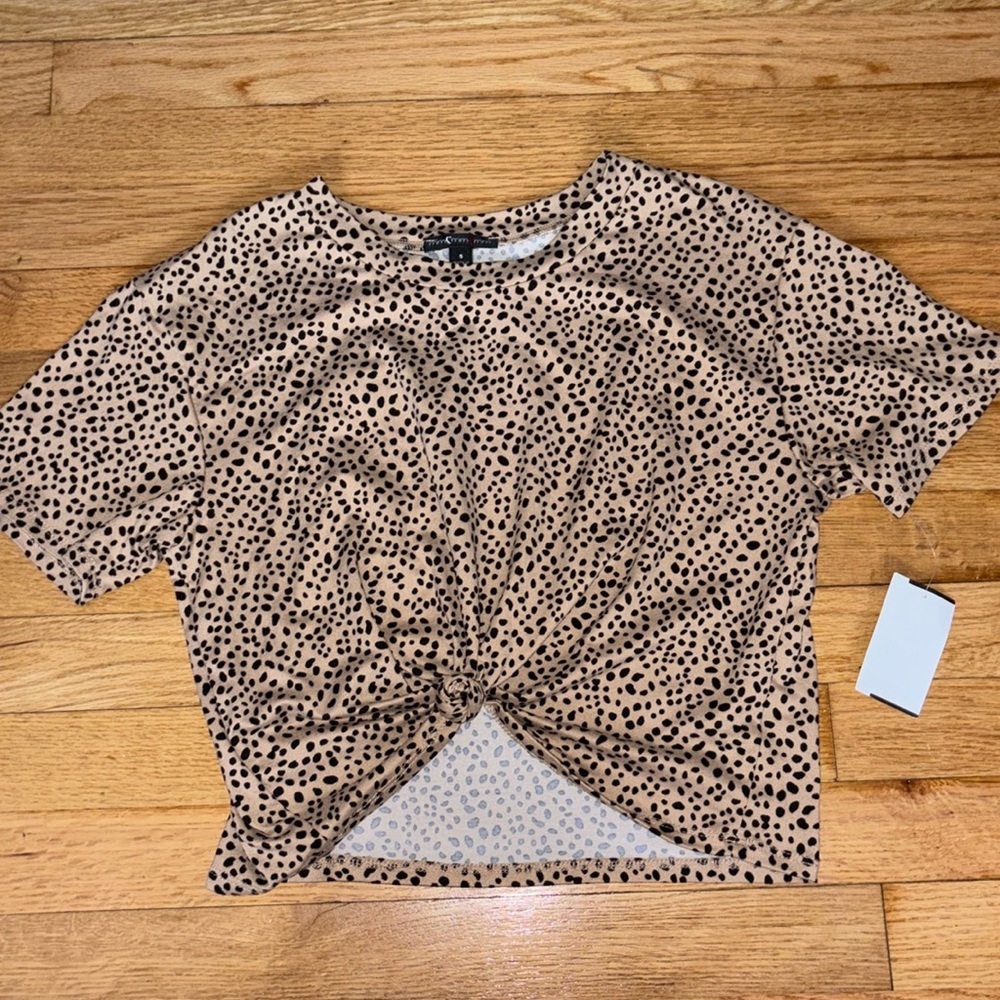 Women’s crop leopard shirt